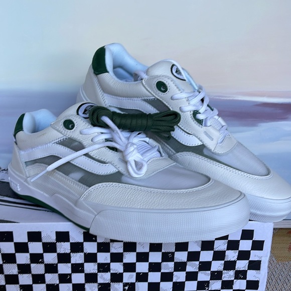 Vans WMNS Wayvee
White/Green
VN0A5JIAWGR
Sneakers - Picture 6 of 16
